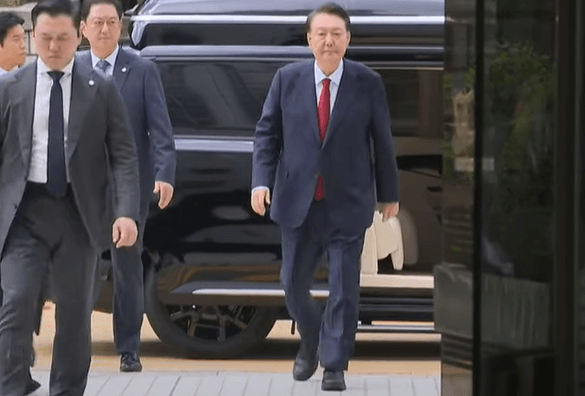 윤석열 궐석재판