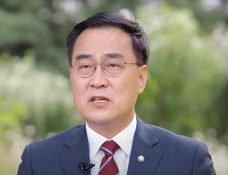 국회의원 인터뷰 장면24.webp