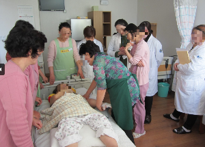 허스피스 림프마사지 교육 모습