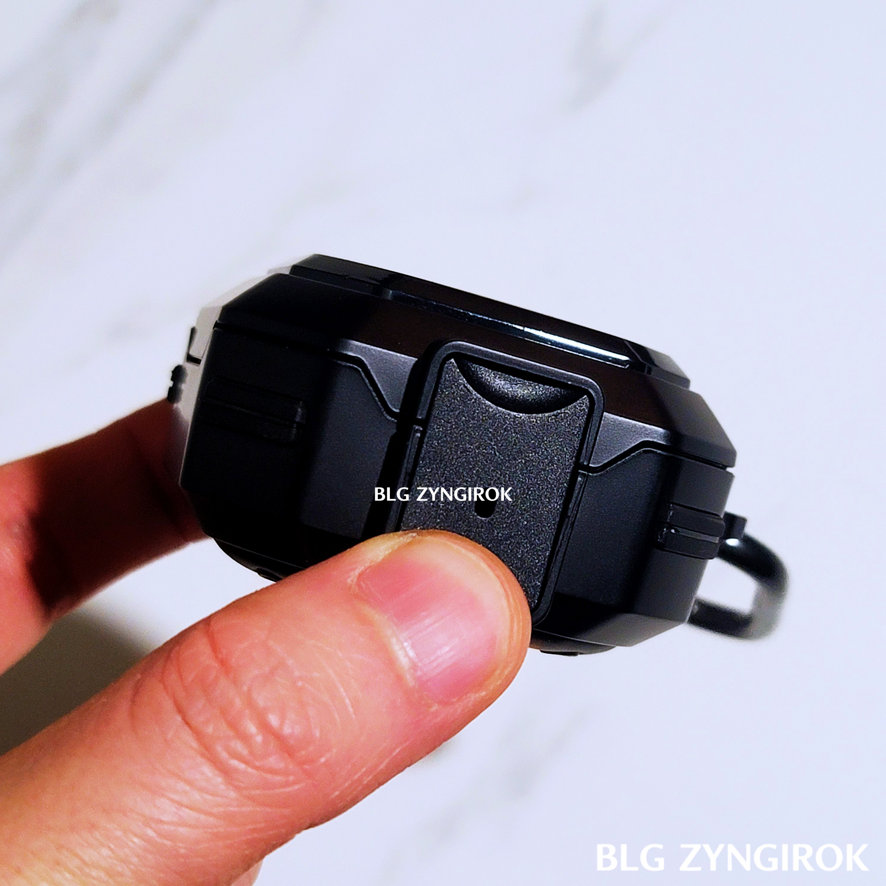 다올-풀커버-케이스-버튼을-누르려고-하고있다.