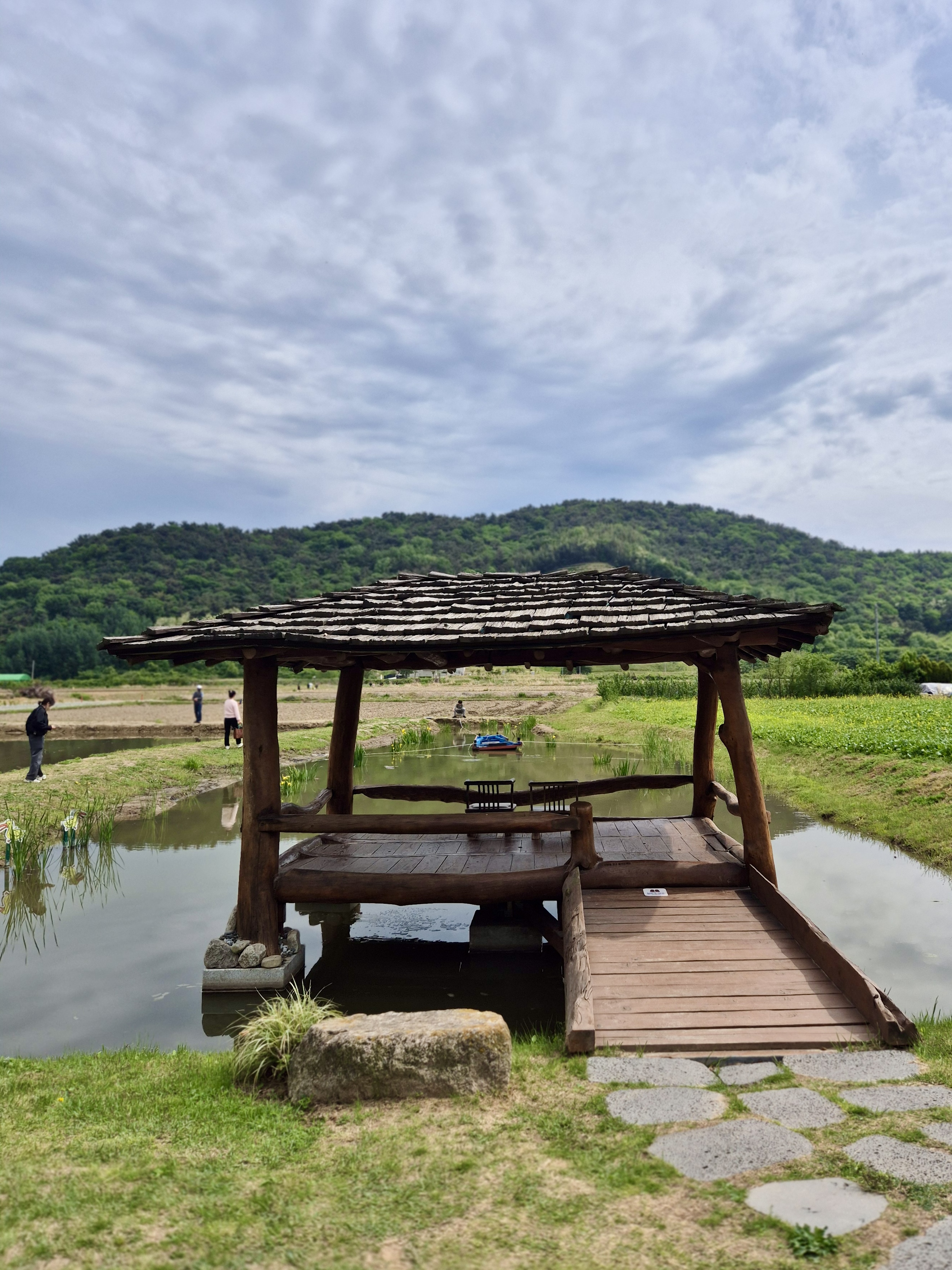 김해 봉하마을 생태문화공원 오두막