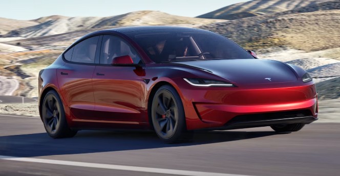 신형 테슬라 모델3 퍼포먼스 전면 및 후면 디자인