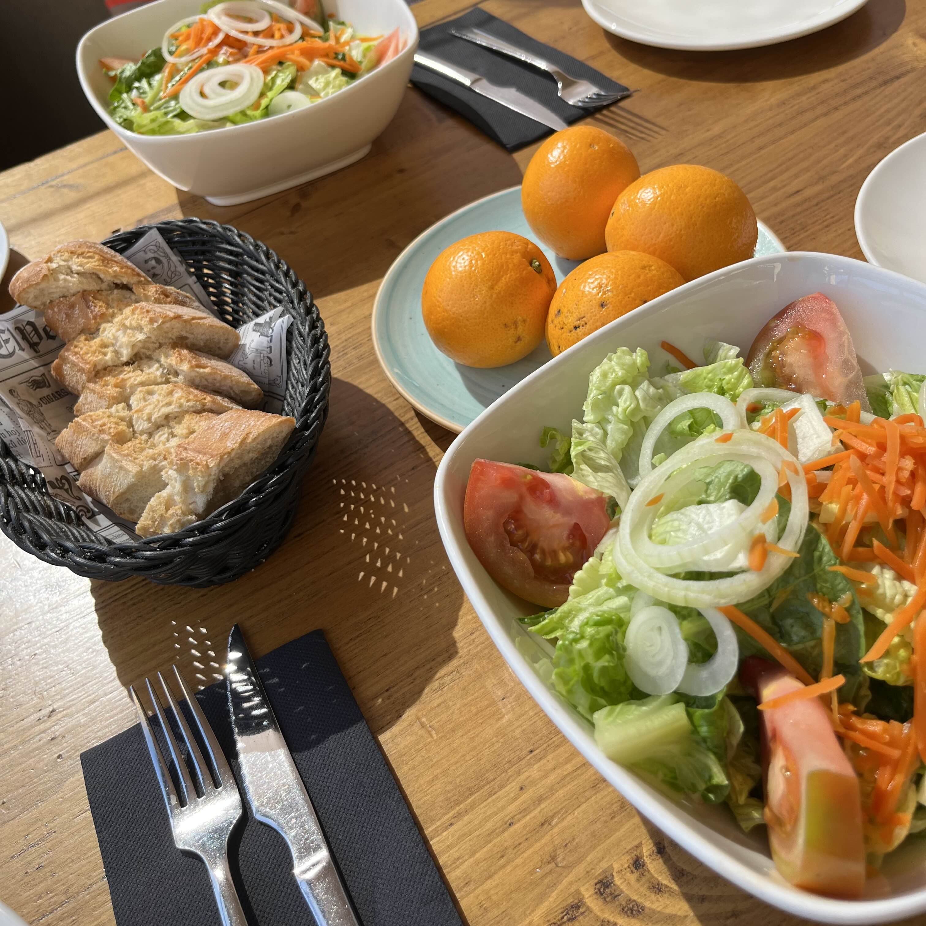 저속노화식단 관련 샐러드 사진