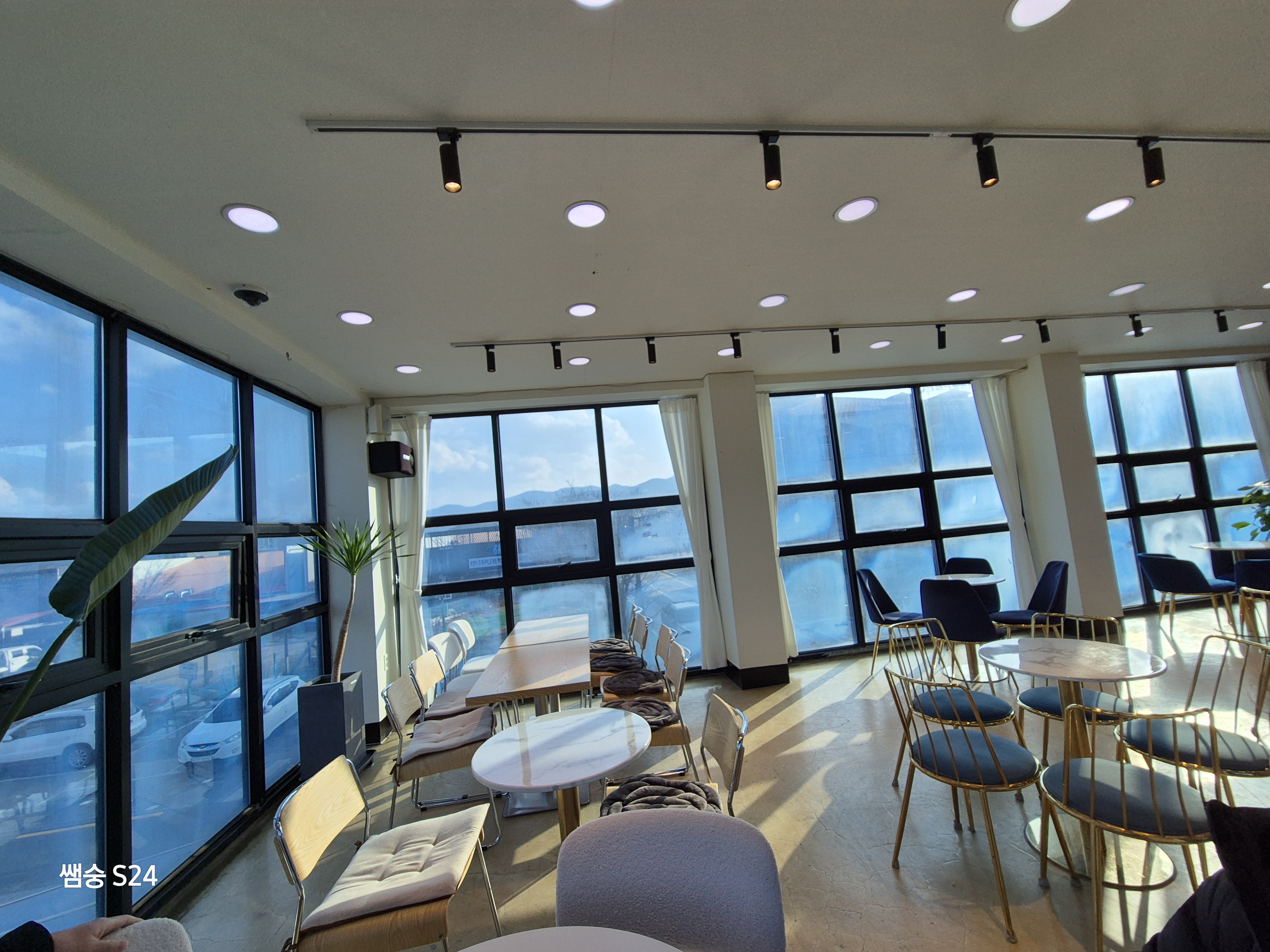 변산 샹스커피 2층매장