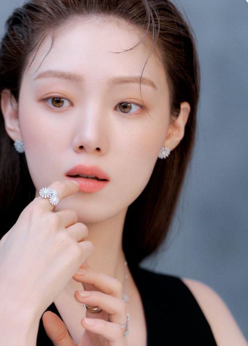이성경 나이