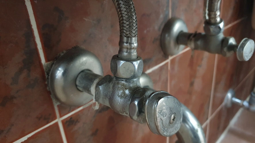 급수 호스 연결 모습