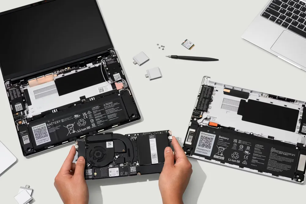 다양한 프레임워크의 모듈을 조합해 만들 수 있습니다.