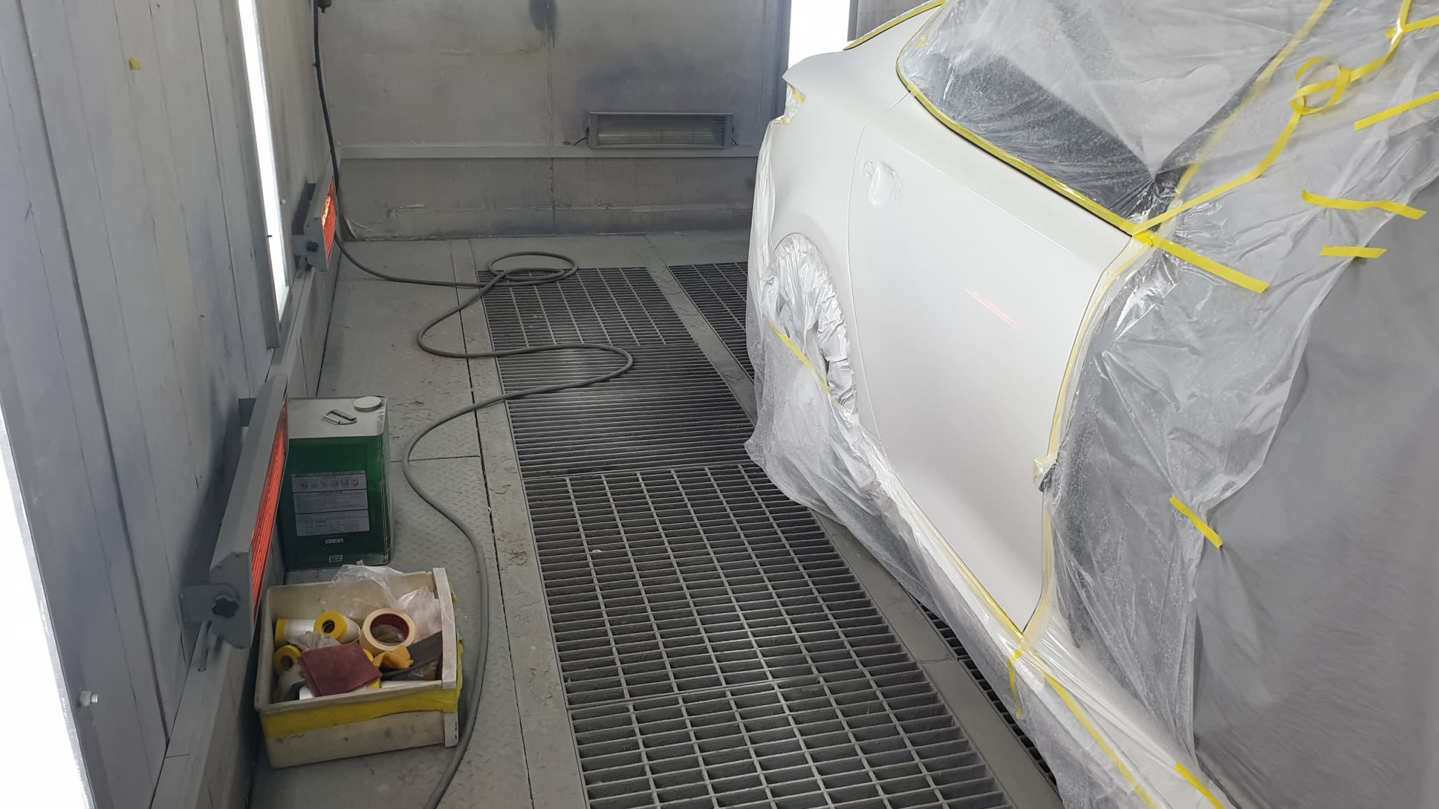 찌그러진 차 펴기 - 열처리 중