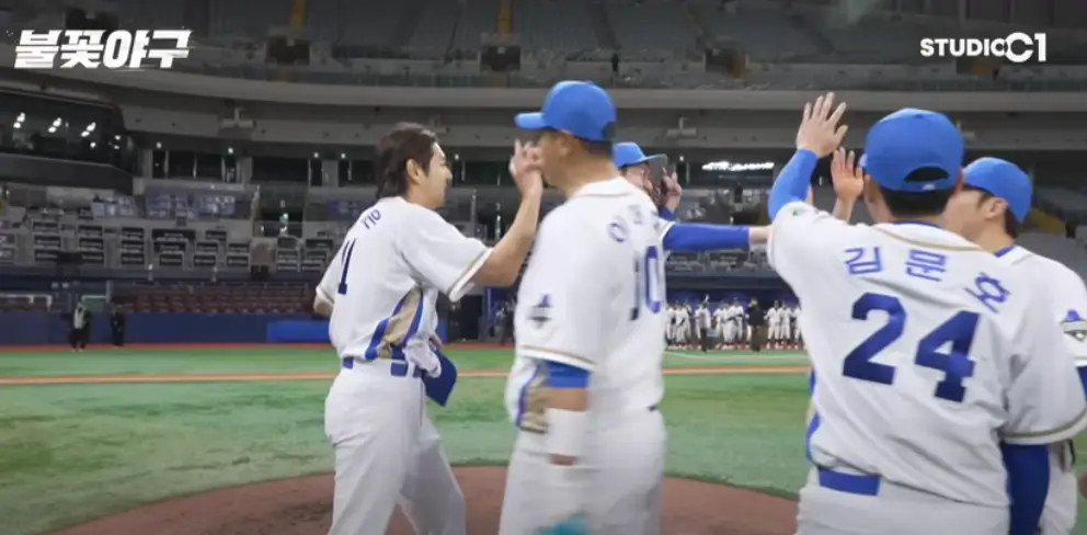 환호하는-선수들