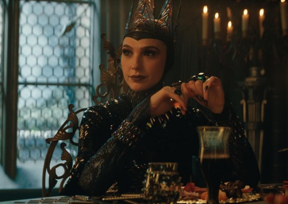 [판타지&amp;#44; 뮤지컬 영화 다시보기 추천] 디즈니 실사 백설공주 줄거리 결말