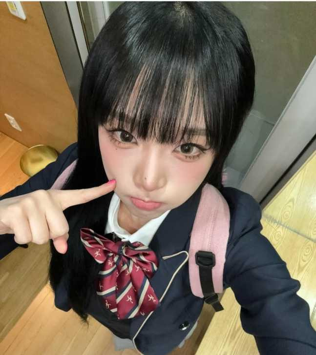 최예나 네모네모