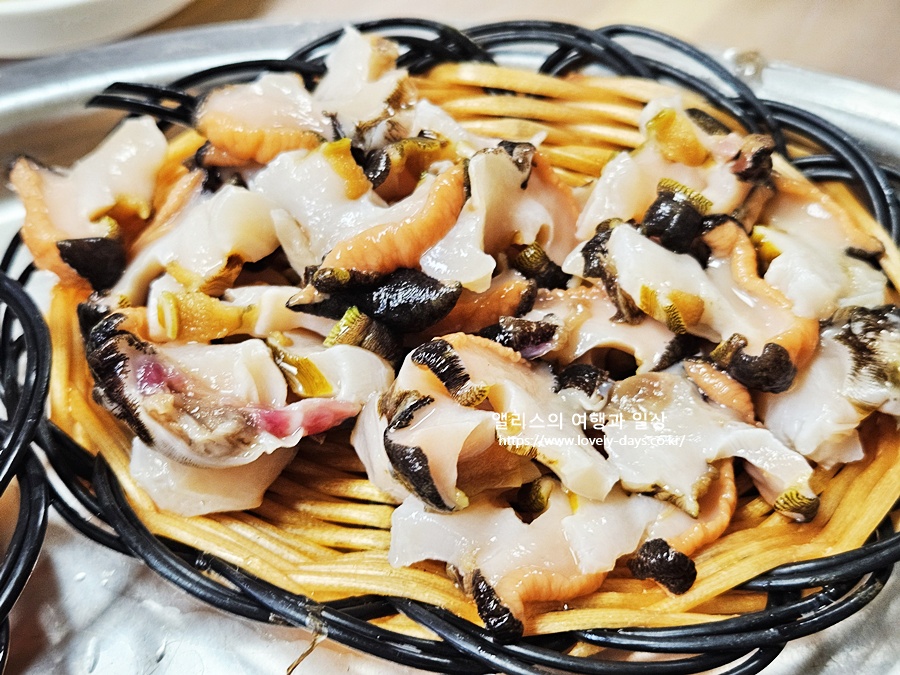 기장 대변항 해녀촌 파래장 해산물 모듬 전복죽 맛집