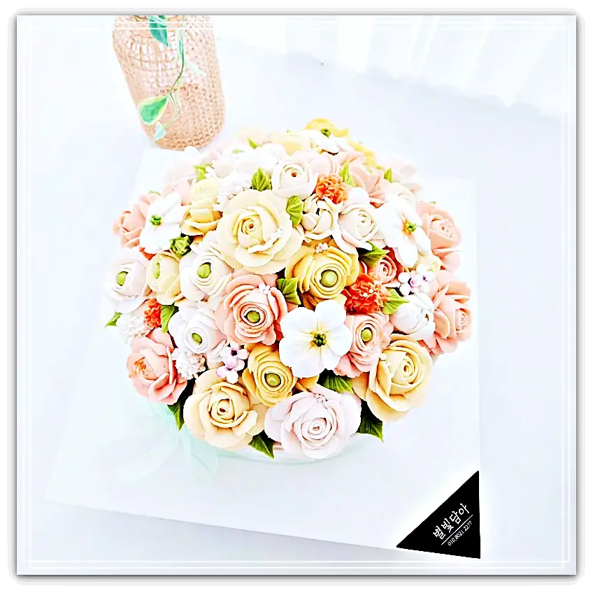 별빛담아_꽃케이크-장미모양떡-분혼색-노란색-흰색-초록잎