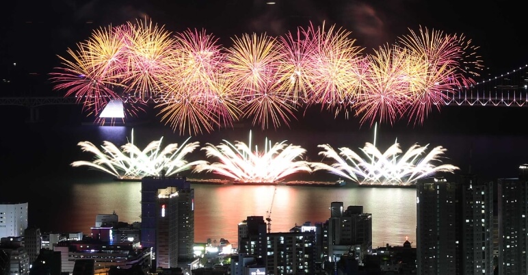 2024 부산 불꽃축제 시간 명당 주차 정보 유료좌석 잔여 티켓 예매 행사 일정 교통 통제