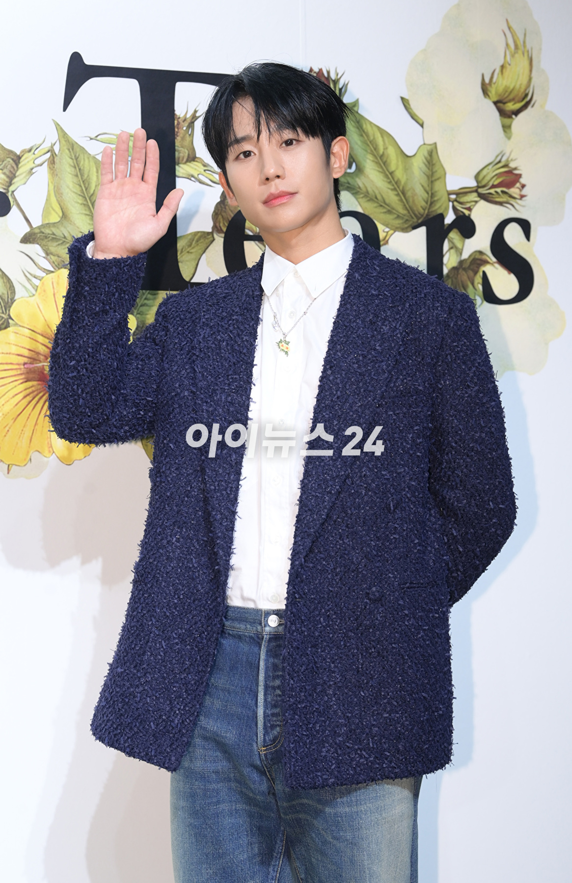 배우 정해인이 13일 오후 서울 성동구 성수동 한 스튜디오에서 열린 디올 맨즈 티얼즈 컬렉션 출시 팝업스토어 행사에 참석하고 있다. [사진=정소희 기자]