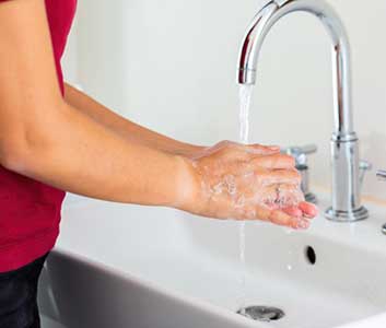 손톱-세로줄-원인-건선