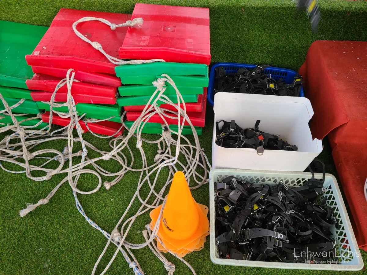 줄달린-얼음썰매-통안에-아이젠