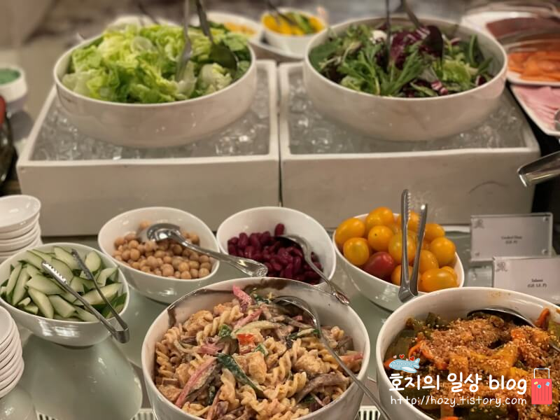 싱가폴 세인트레지스 조식뷔페 샐러드코너