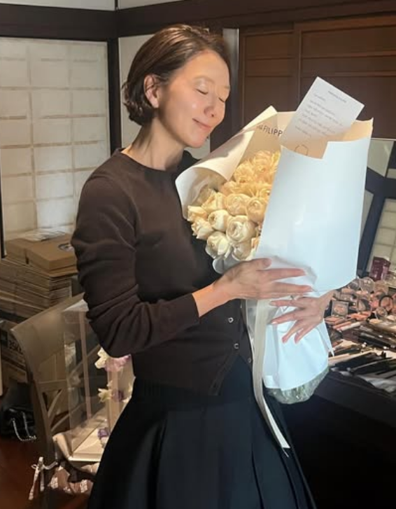 김희애