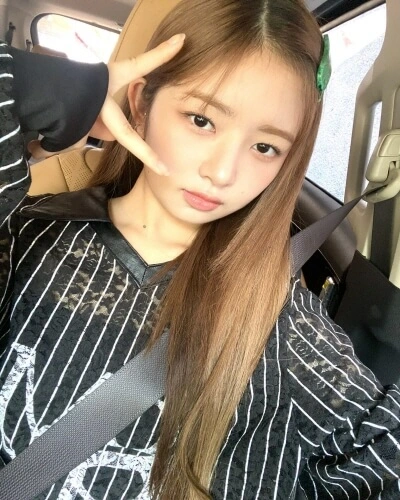 아이브-멤버-레이-셀카-1