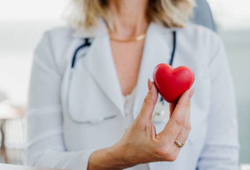 꽃으로 심리 테스트를 받는 모습