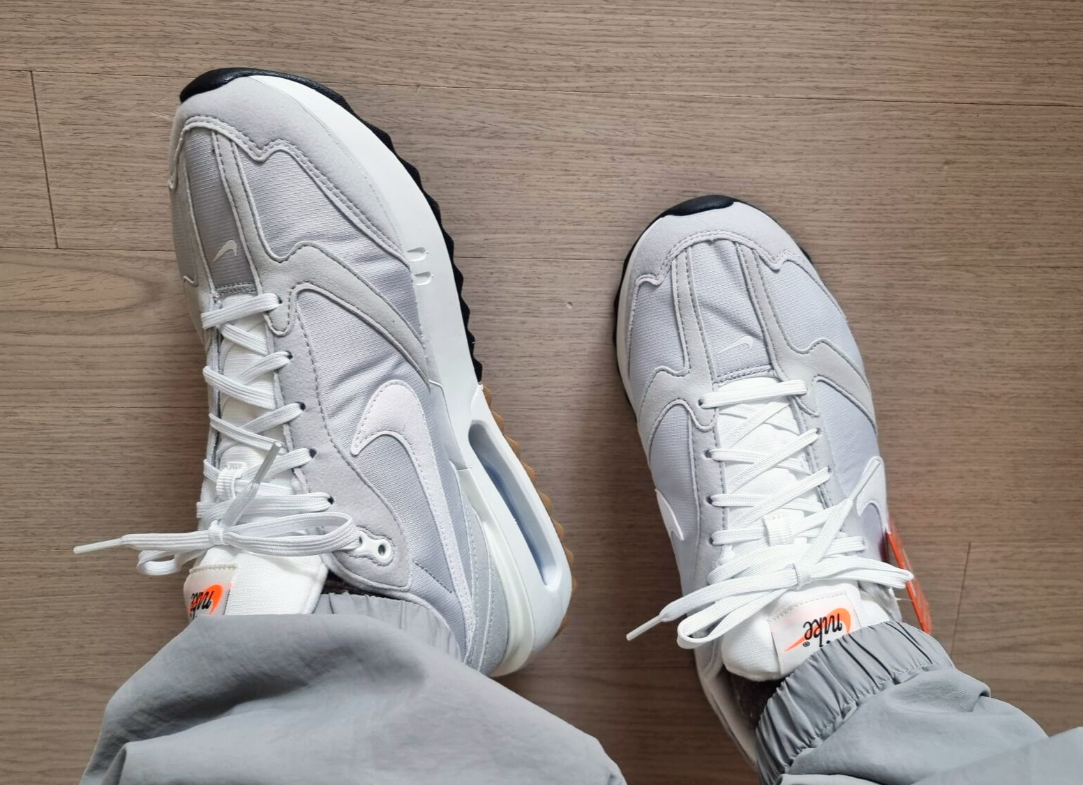 NIKE AIR MAX DAWN