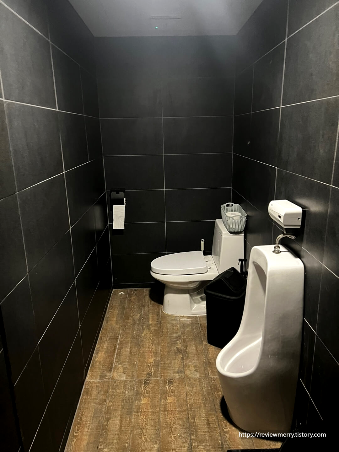 화장실 내부