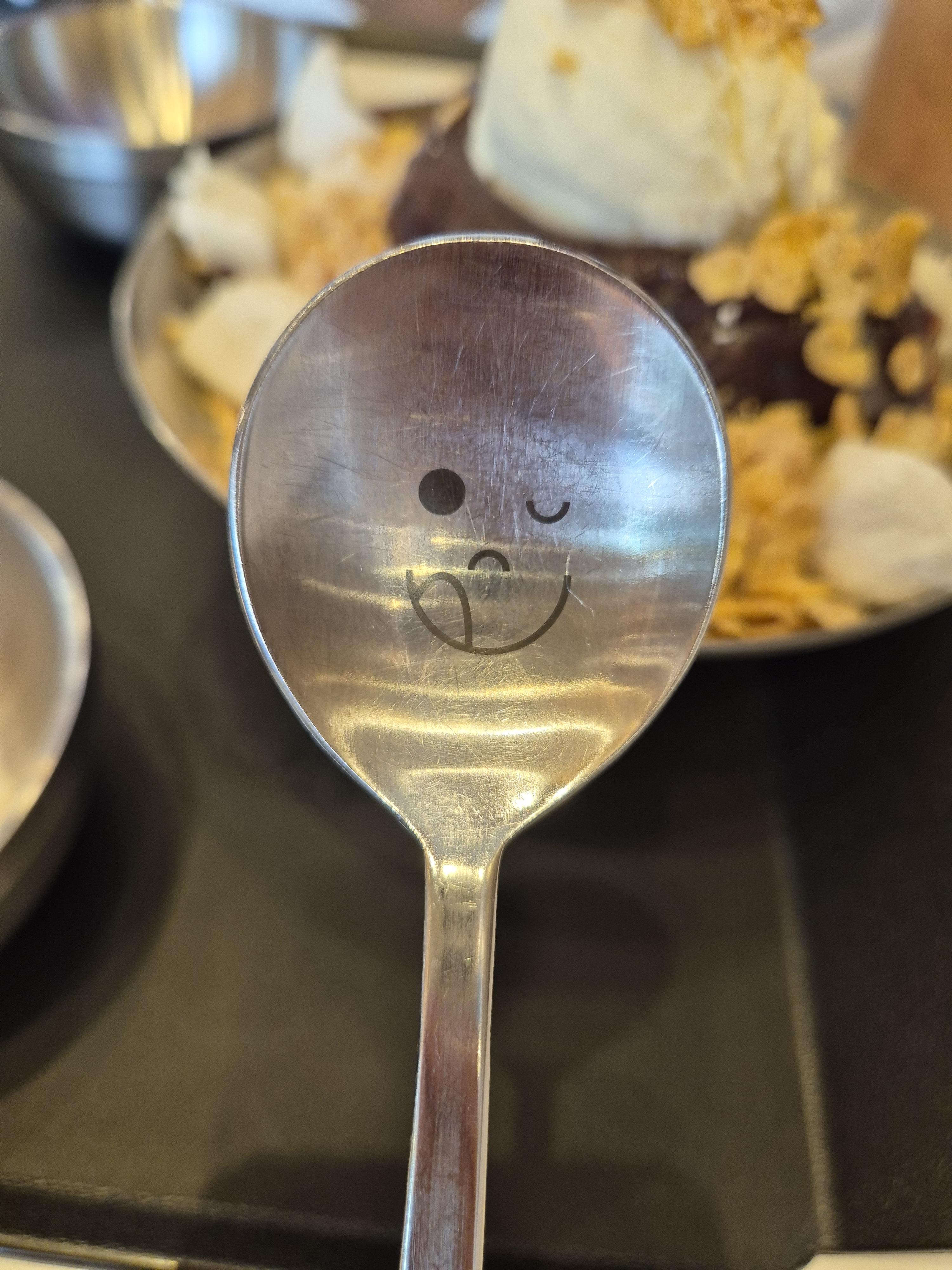 원내동 수호카페 팥빙수 숟가락