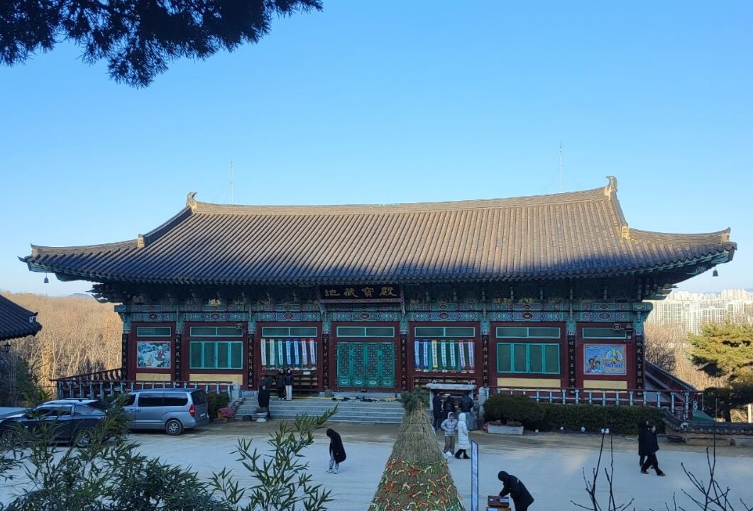 파주 약천사 : 심학산 거대 약사여래불과 영험한 약수가 있는 힐링 사찰