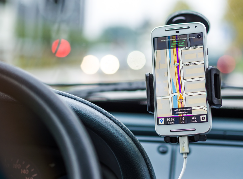 휴대폰의 위치 정보는 어떻게 그렇게 정확할까?