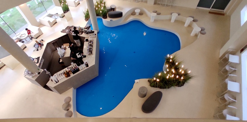 2층에서 보는 1층 모습