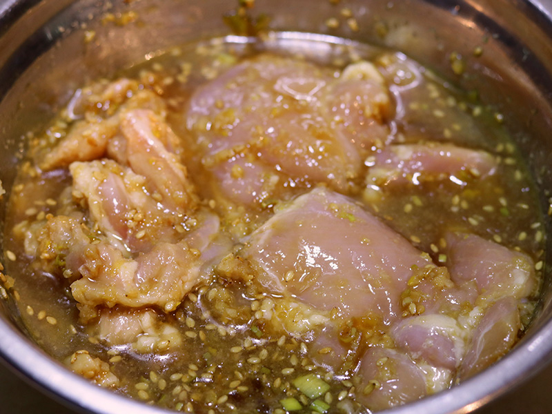 레몬 간장 소스에 재워준 간장 양념 닭갈비