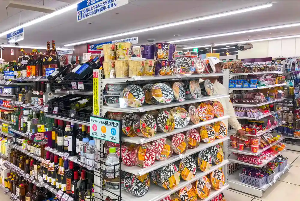 편의점 (패밀리마트, 로손, 세븐일레븐 등)