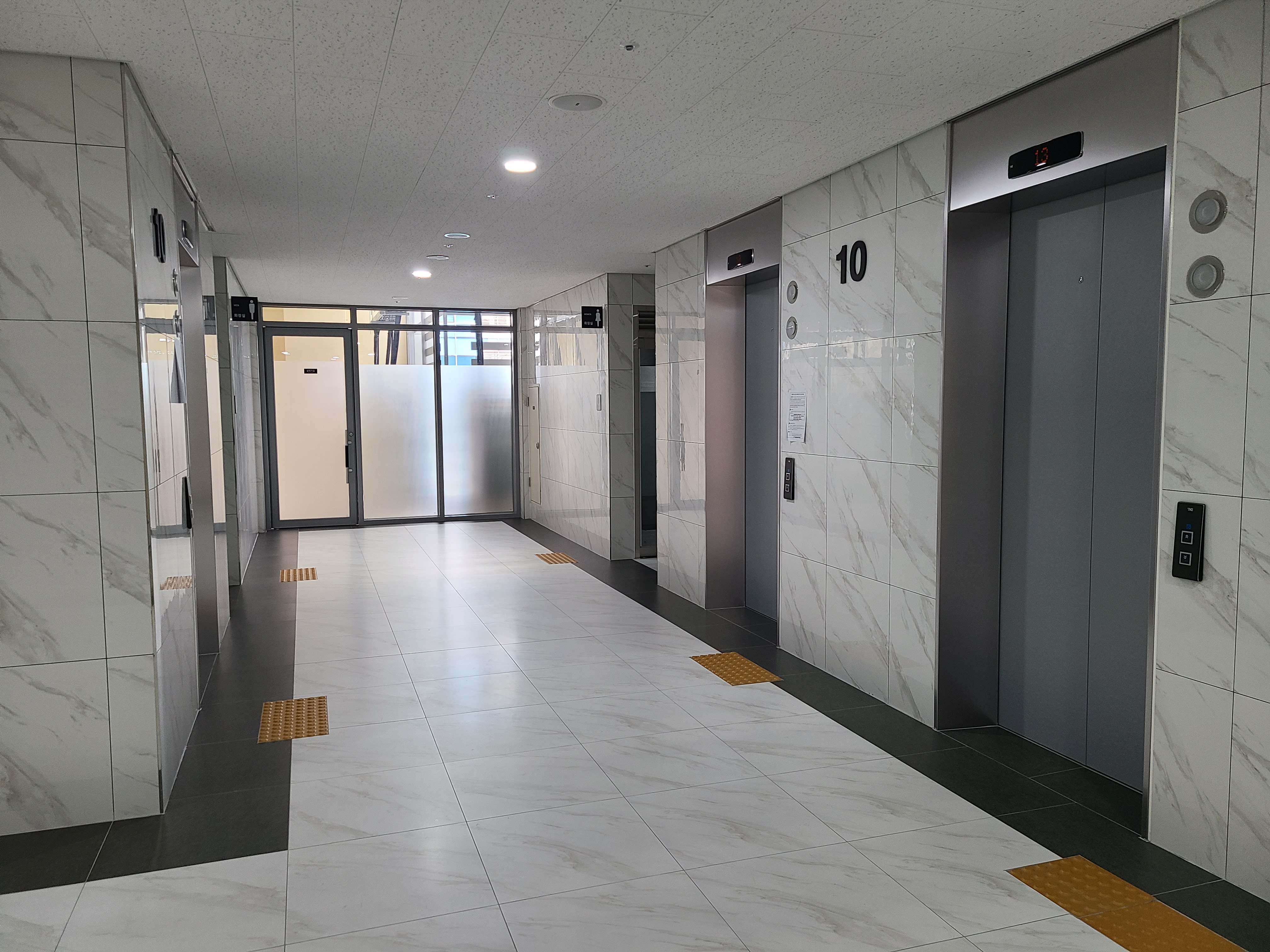 센트럴비즈타워 2차 A타워 섹션오피스4