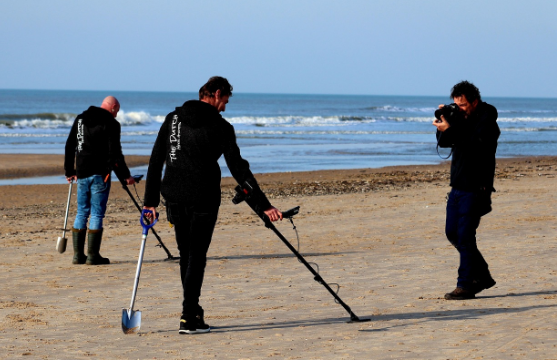 메탈 탐지기 보물찾기, 정말 보물을 찾을 수 있을까요?