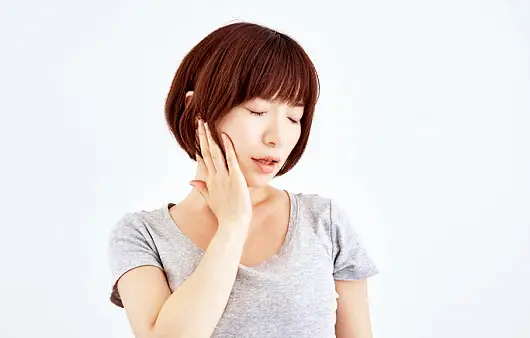 턱밑 부음 침샘붓기 타석증 원인 진단 치료 방법을 알아보자
