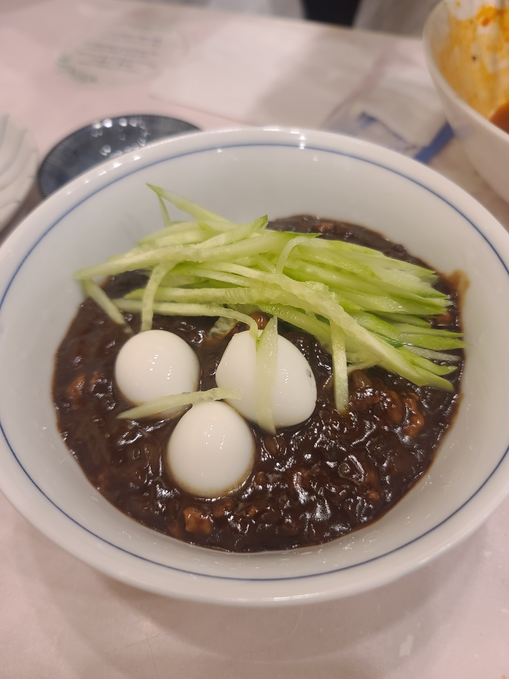 맛 보라고 내준 짜장면