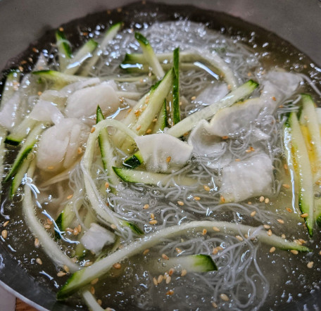 오늘N 퇴근후N 청량리역 냉면 맛집(매운냉면 홍어회무침)