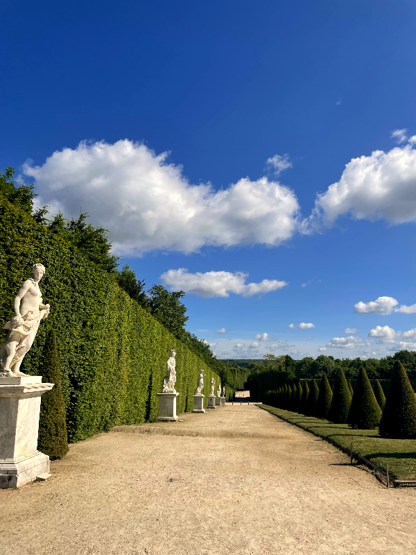 베르사유 궁전 밖 라토나분수 좌측 오렌지 정원 상세1
