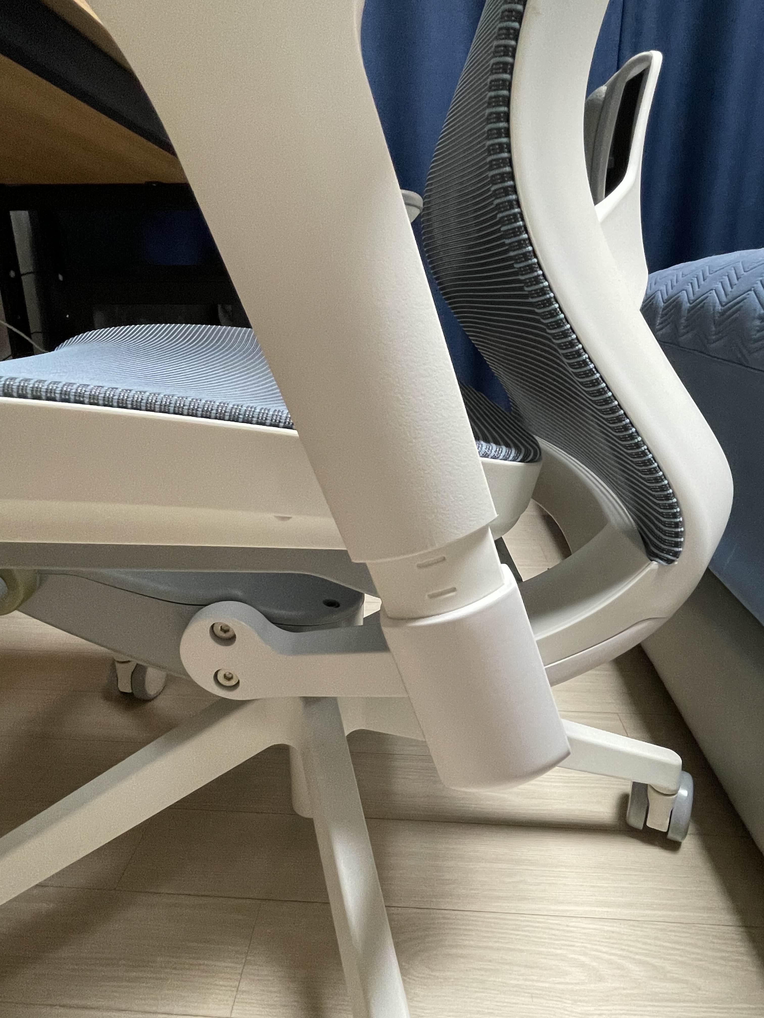 시디즈 T50 air 암레스트 팔걸이 높이 조절 사진