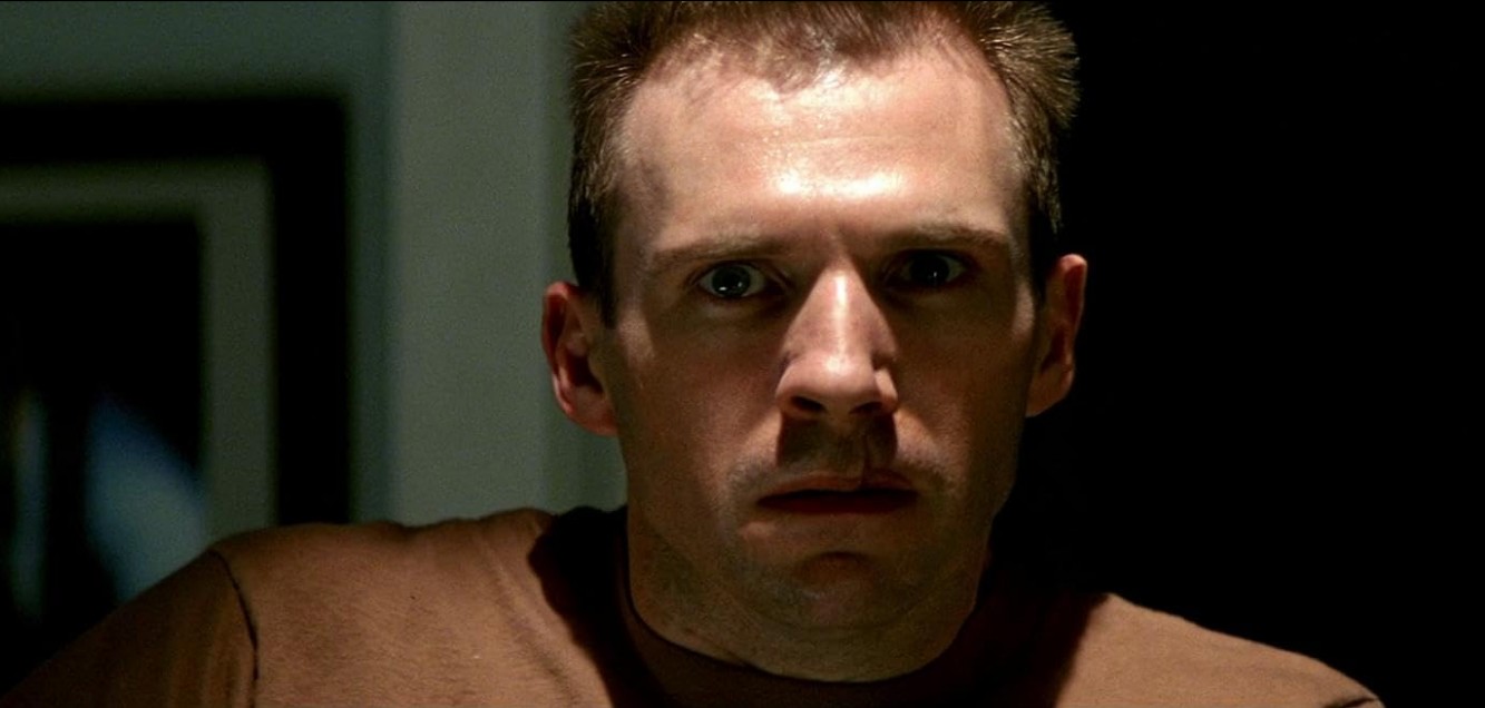 랄프 파인즈 (프랜시스 달러하이드 역)