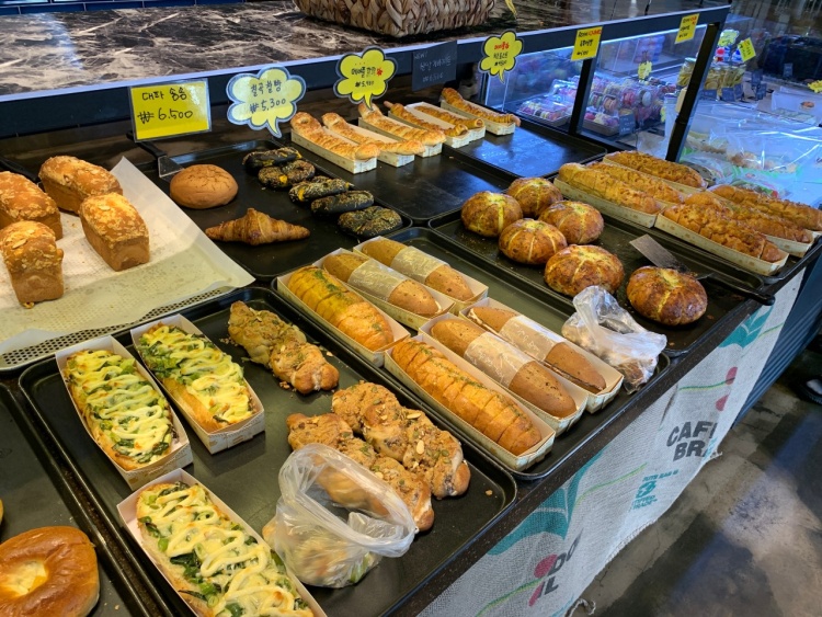 일산 식사동에서 맛보는 데힌민국 제과제빵 기능장 라떼 빵, 육쪽 마늘빵, 밤식빵, 소금빵, 마약식빵 베이커리 카페 맛집 추천 생방송투데이 리얼맛집 오늘방송 빵플레이스