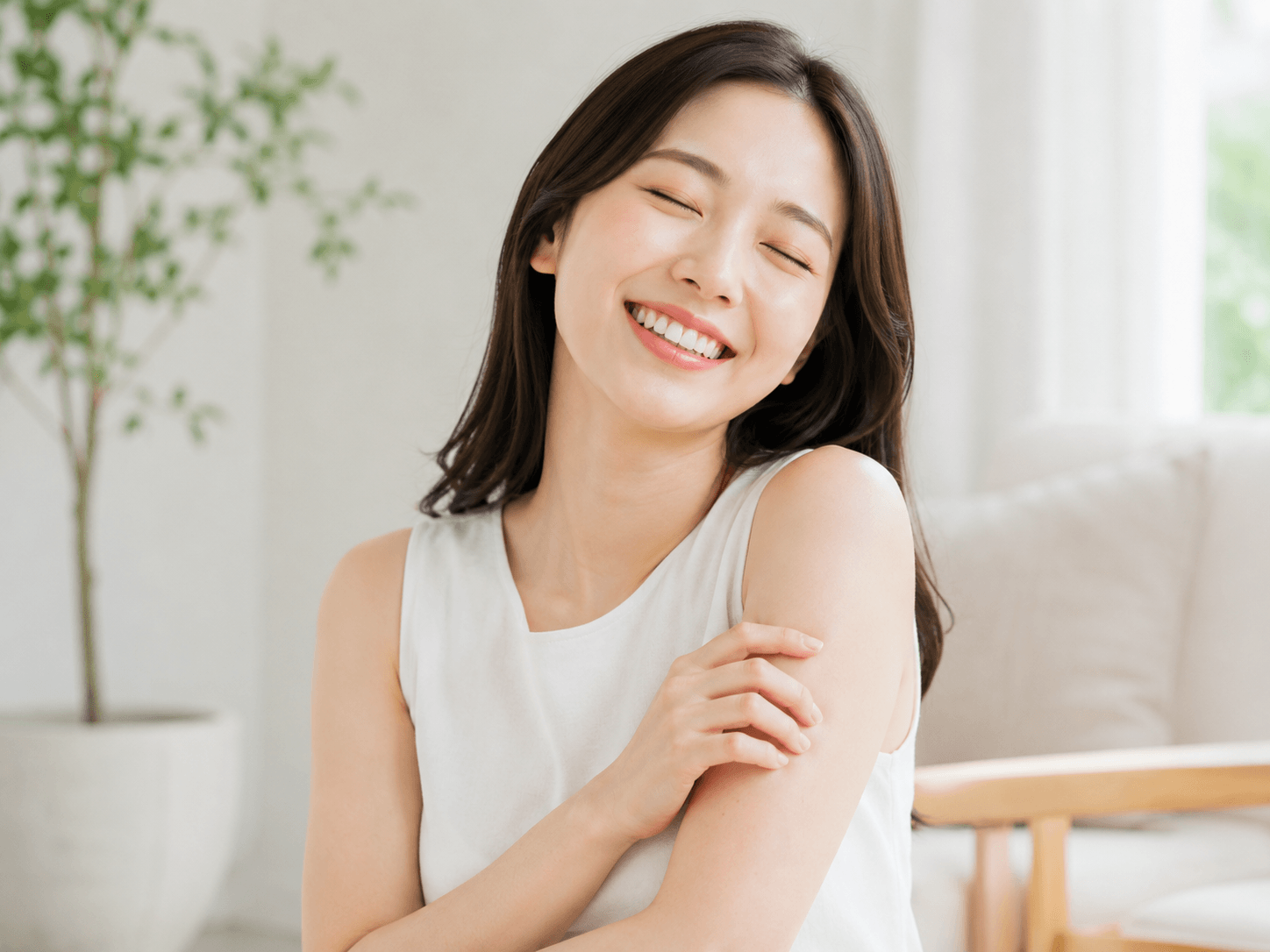 피부가 편안해져 웃고 있는 모습