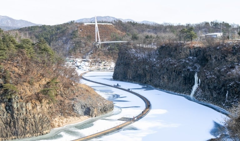 겨울 협곡 트레킹 명소 철원