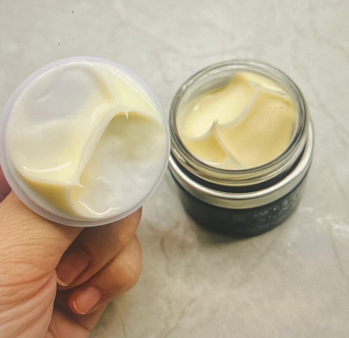 태극제약-도미나스-기미크림-후기-작성-위해-찍은-제품-사진