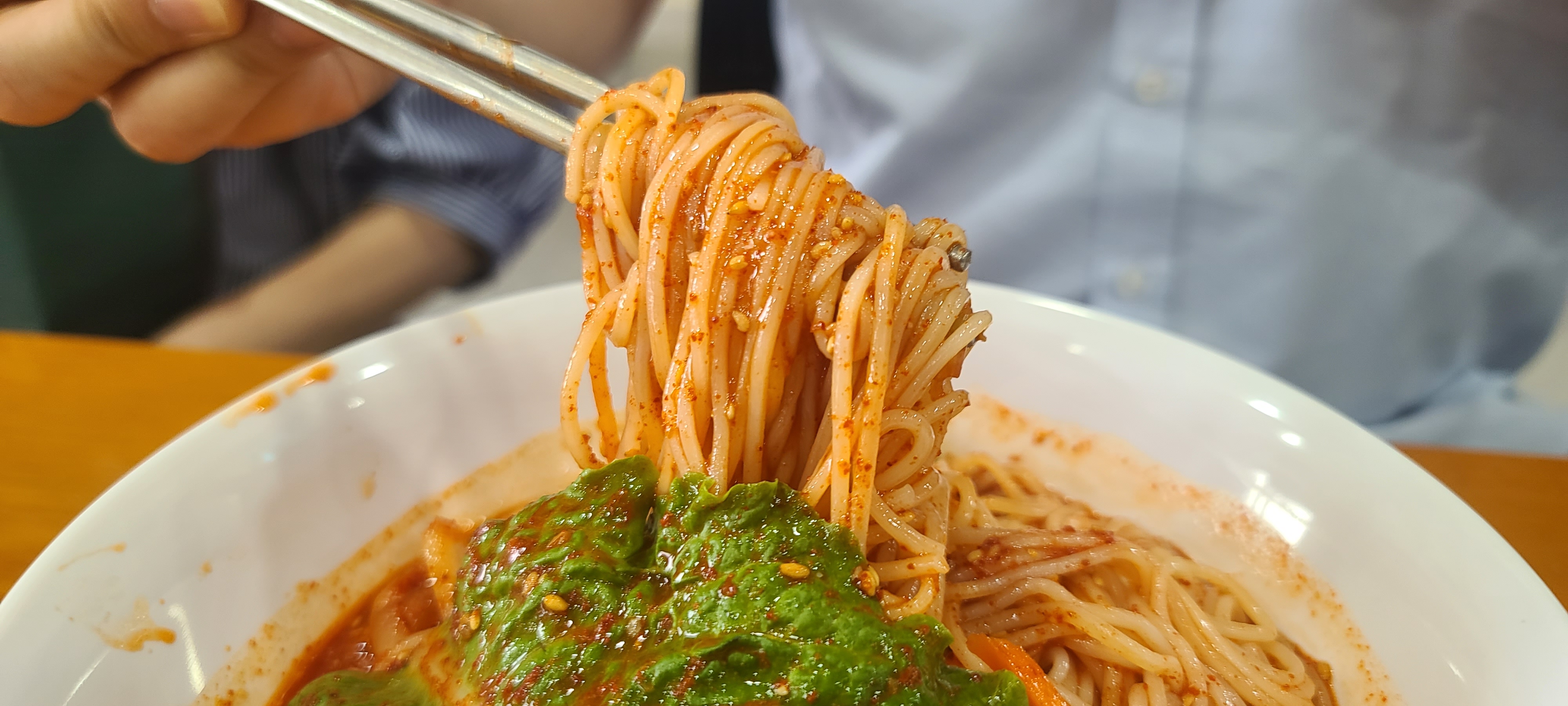 망향비빔국수 비빔국수 맛집 국수 광주맛집 주차장 영업안내 영업시간 깔끔한식당 깨끗한내부 곱빼기 가성비갑 중면