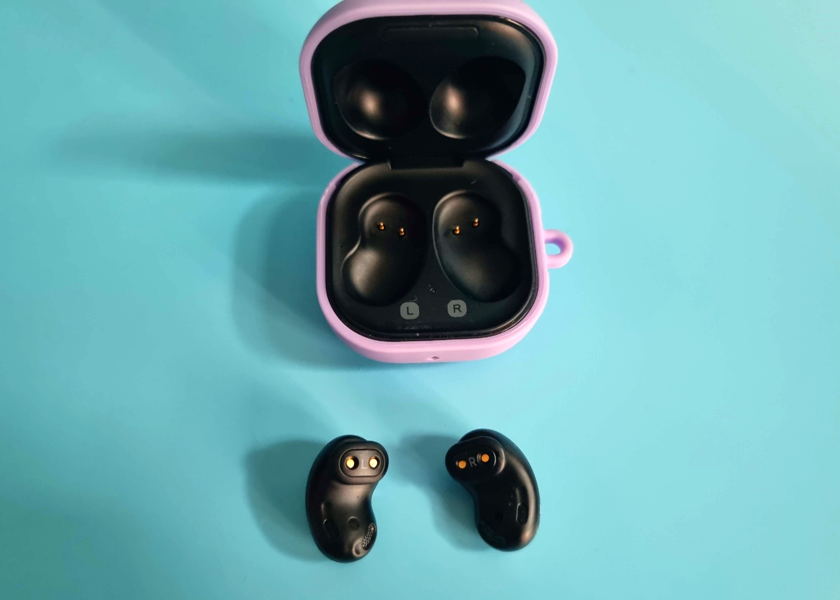 갤럭시 버즈 라이브 케이스와 이어폰