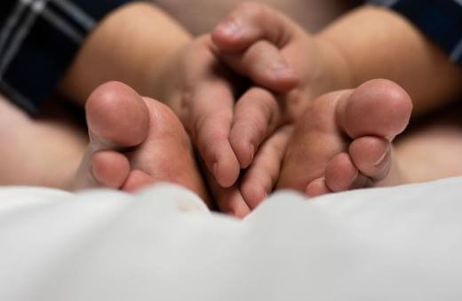 한랭 두드러기 질환으로 피부가 붉게 변한 사진