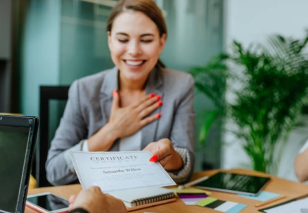 자격증 인터넷 접수하고 열심히 준비중인 모습