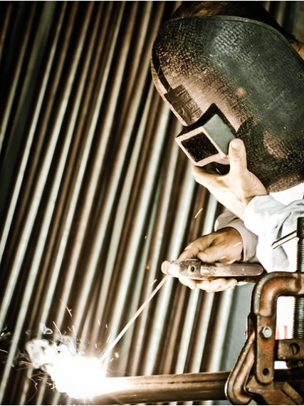 사라지는 직업, 그리고 대체될 직업들: AI와 자동화가 바꾸는 노동 시장